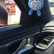 Intenté atrapar un Pokémon estando parado en un drive-thru. Incluso entonces me sentí un idiota cuando no avancé de inmediato porque había un Poliwag a la vista. Aparca en algún lugar donde puedas permanecer estacionado para atrapar un Pokémon.